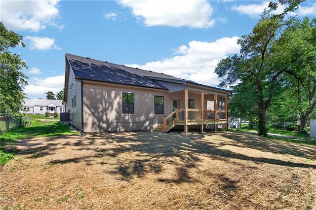 405 N Armstrong Street, Pleasant Hill, MO 64080