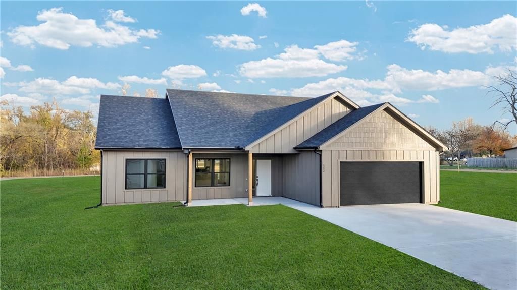 405 N Armstrong Street, Pleasant Hill, MO 64080