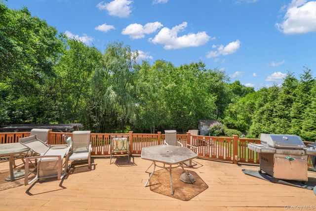 8 Pinehurst Drive, Purchase, NY 10577