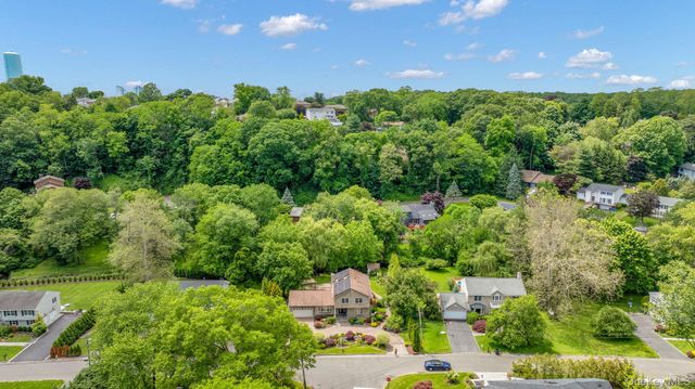 8 Pinehurst Drive, Purchase, NY 10577