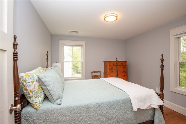 5 Gillies Court, Newport, RI 02840