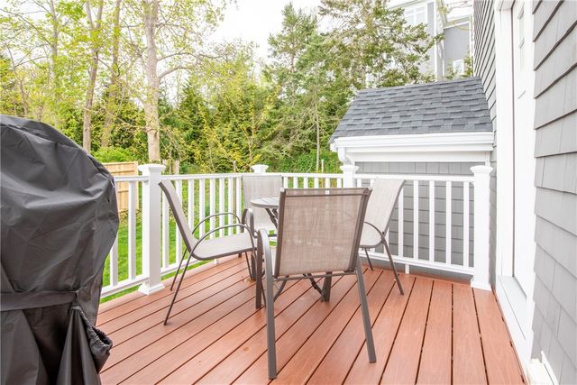 5 Gillies Court, Newport, RI 02840