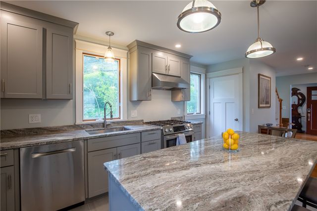 5 Gillies Court, Newport, RI 02840