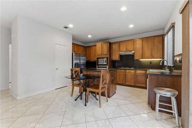 2982 Glendower Court, Castaic, CA 91384