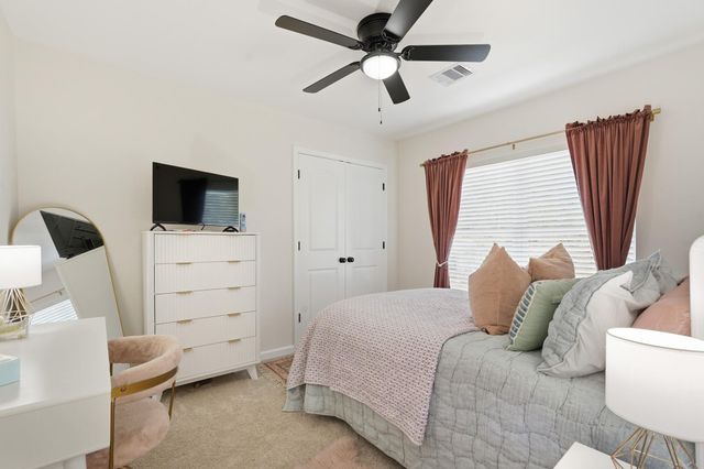 712 E Kuehn Street, Bellville, TX 77418