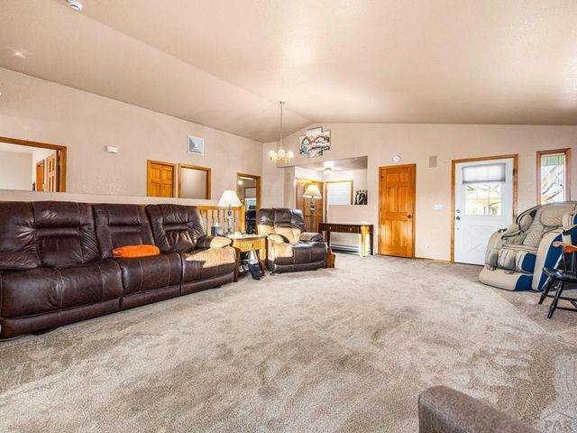 4215 Sentinel Place, Pueblo, CO 81008