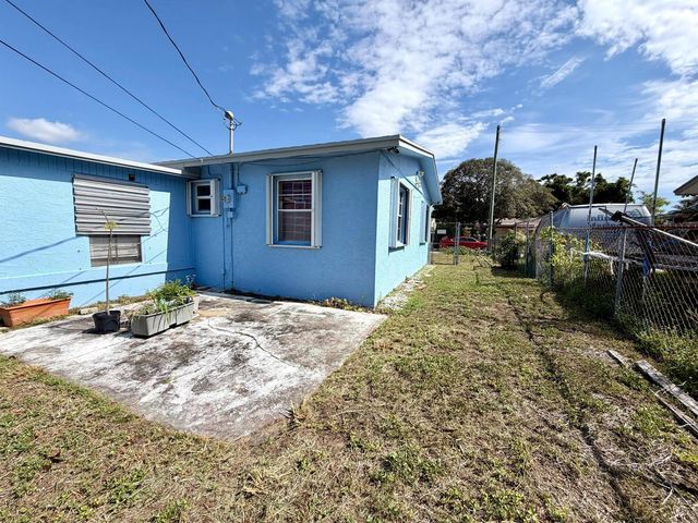 1117 W 23rd Street, Riviera Beach, FL 33404
