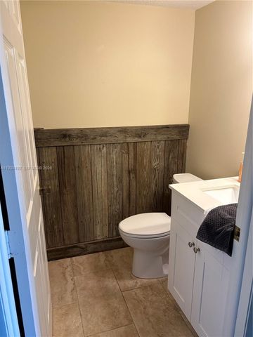 17 Royal Palm Way 4040, Boca Raton, FL 33432