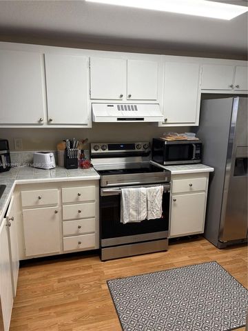 17 Royal Palm Way 4040, Boca Raton, FL 33432