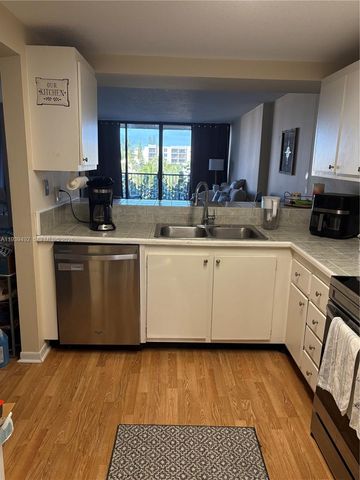 17 Royal Palm Way 4040, Boca Raton, FL 33432