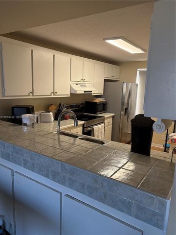 17 Royal Palm Way 4040, Boca Raton, FL 33432