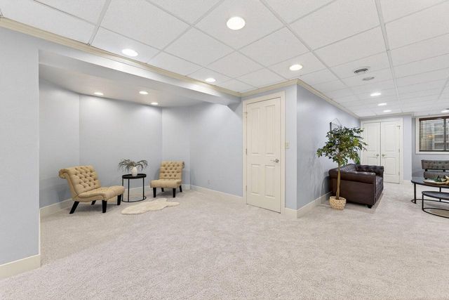 W132N6509 West View COURT, Menomonee Falls, WI 53051