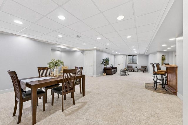 W132N6509 West View COURT, Menomonee Falls, WI 53051