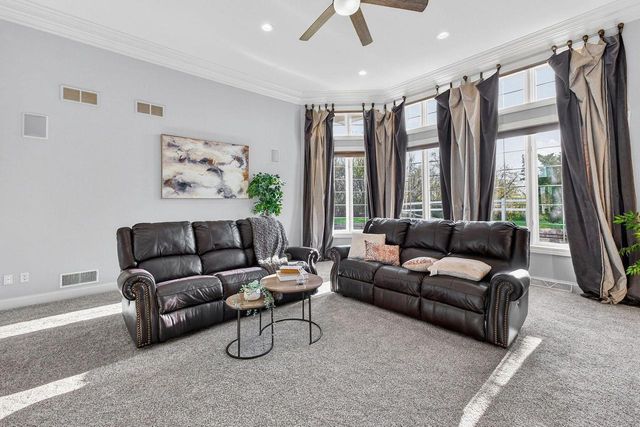 W132N6509 West View COURT, Menomonee Falls, WI 53051