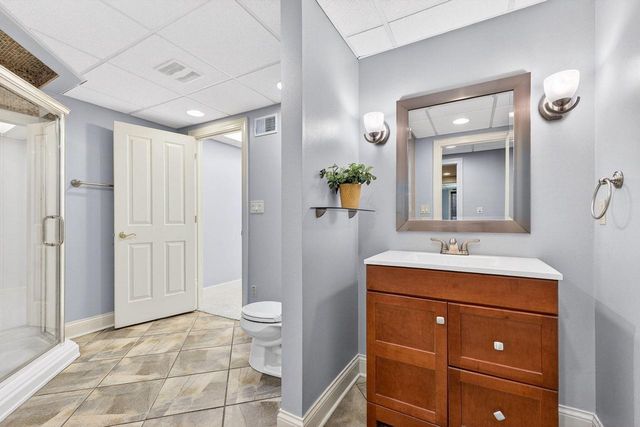 W132N6509 West View COURT, Menomonee Falls, WI 53051