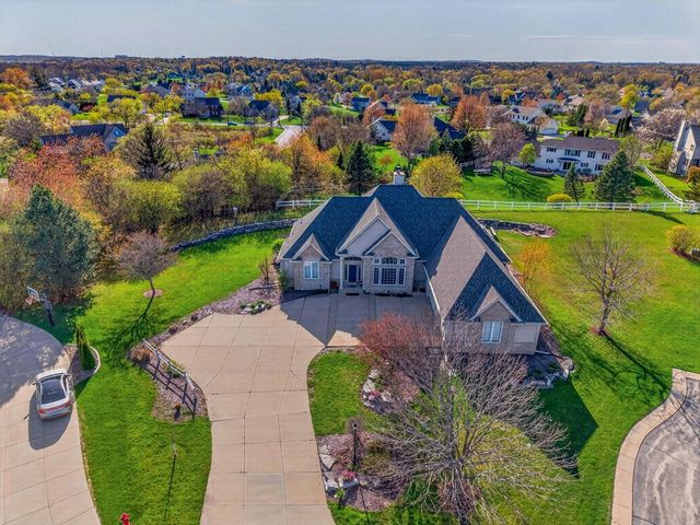 W132N6509 West View COURT, Menomonee Falls, WI 53051