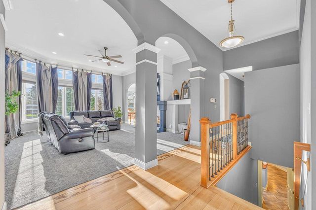 W132N6509 West View COURT, Menomonee Falls, WI 53051