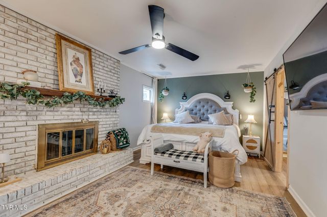 2104 Miller Lane, Johnson City, TN 37604