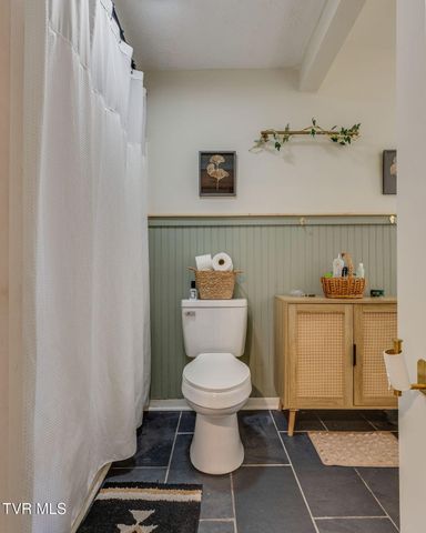 2104 Miller Lane, Johnson City, TN 37604