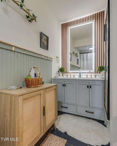 2104 Miller Lane, Johnson City, TN 37604