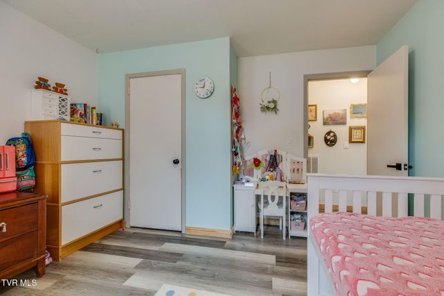 2104 Miller Lane, Johnson City, TN 37604