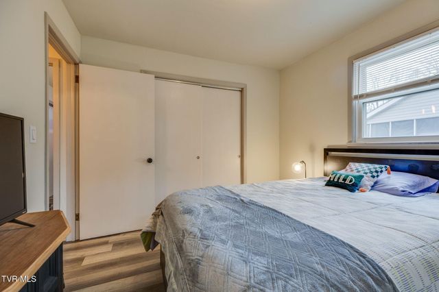 2104 Miller Lane, Johnson City, TN 37604