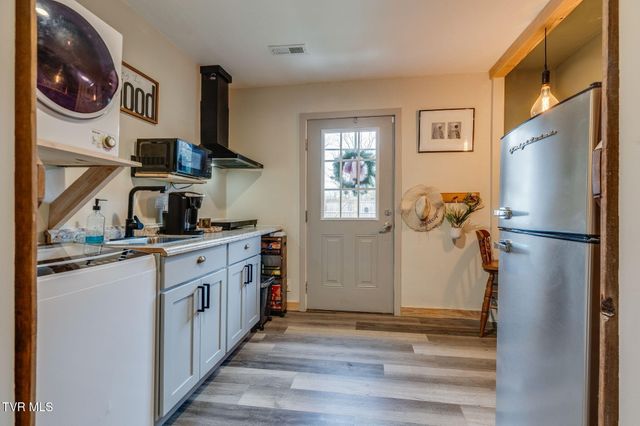 2104 Miller Lane, Johnson City, TN 37604