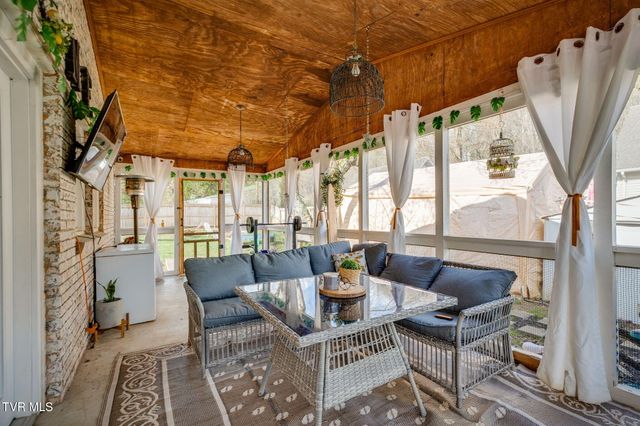 2104 Miller Lane, Johnson City, TN 37604