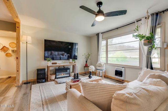 2104 Miller Lane, Johnson City, TN 37604