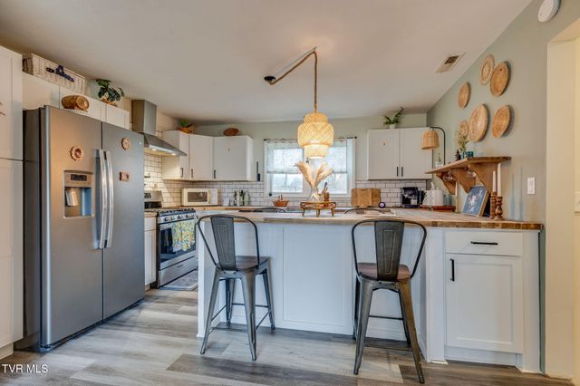 2104 Miller Lane, Johnson City, TN 37604