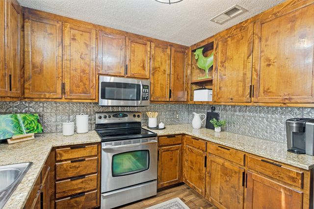 217 N Heights Drive, Crowley, TX 76036