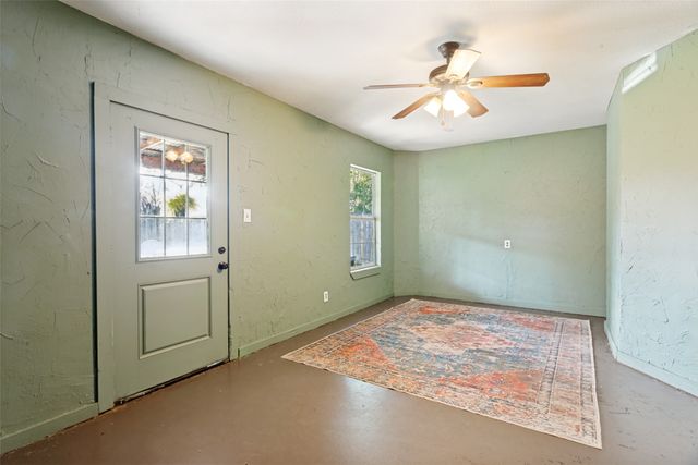 217 N Heights Drive, Crowley, TX 76036