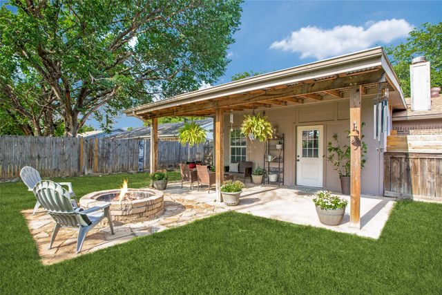217 N Heights Drive, Crowley, TX 76036