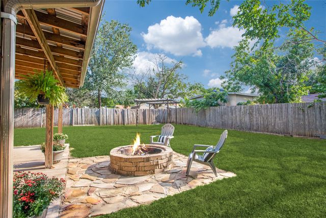 217 N Heights Drive, Crowley, TX 76036