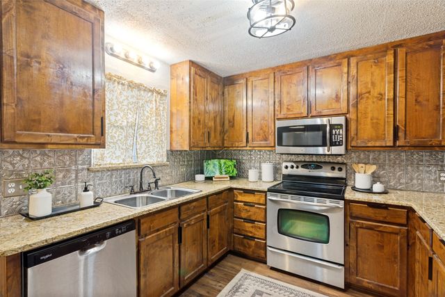 217 N Heights Drive, Crowley, TX 76036