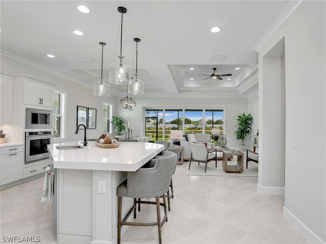 8850 Calypso CT, Naples, FL 34112