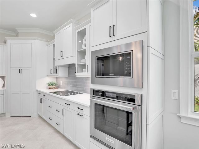 8850 Calypso CT, Naples, FL 34112