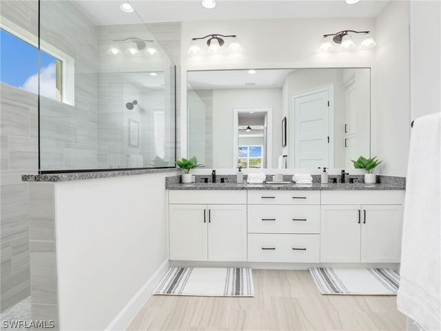 8850 Calypso CT, Naples, FL 34112