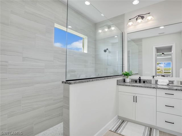 8850 Calypso CT, Naples, FL 34112