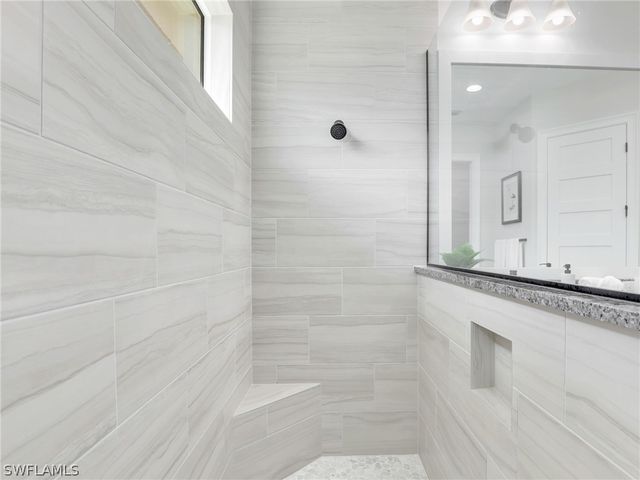 8850 Calypso CT, Naples, FL 34112