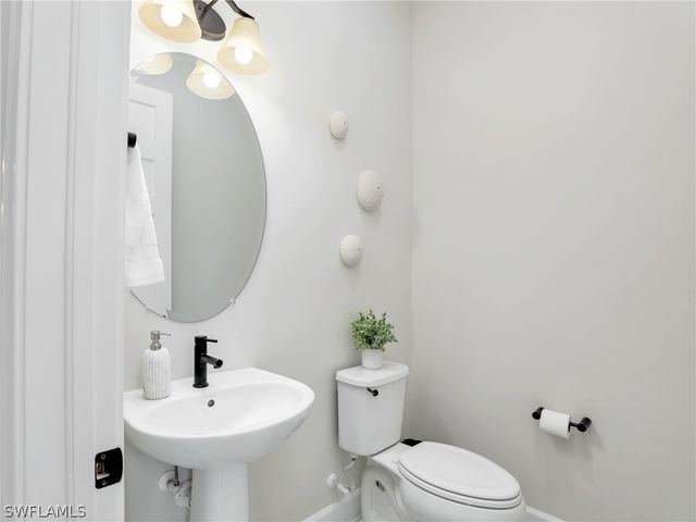 8850 Calypso CT, Naples, FL 34112