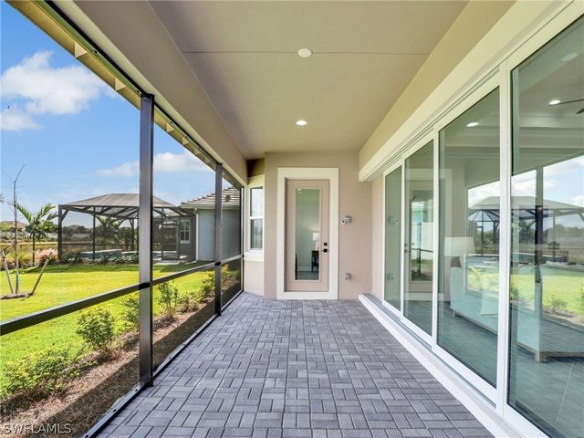 8850 Calypso CT, Naples, FL 34112