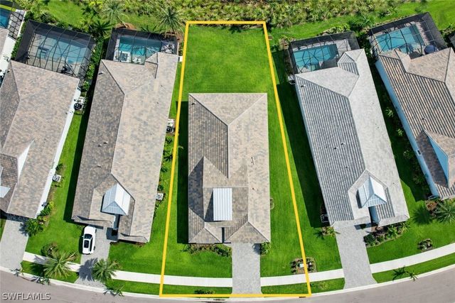 8850 Calypso CT, Naples, FL 34112