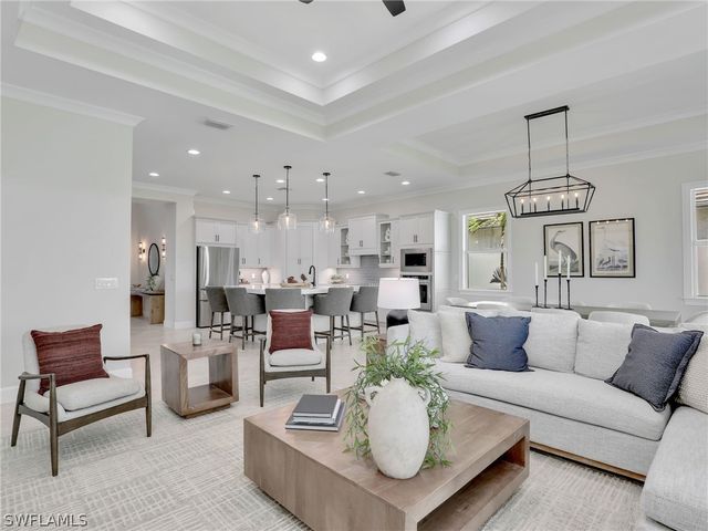 8850 Calypso CT, Naples, FL 34112