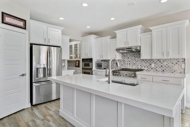 1952 E BLUFFSIDE CIR, Sandy, UT 84092