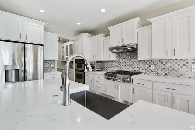 1952 E BLUFFSIDE CIR, Sandy, UT 84092