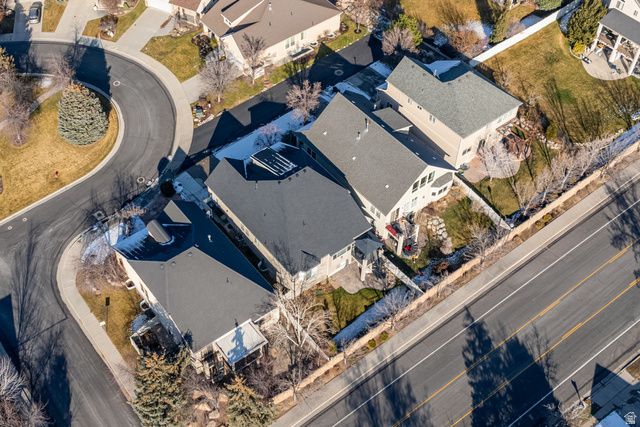 1952 E BLUFFSIDE CIR, Sandy, UT 84092