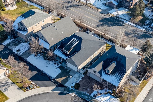 1952 E BLUFFSIDE CIR, Sandy, UT 84092