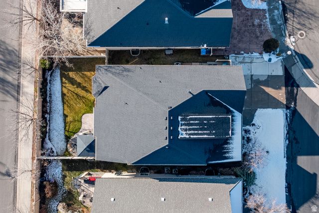 1952 E BLUFFSIDE CIR, Sandy, UT 84092