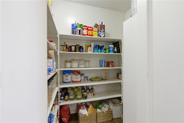 1729 NE Woodland Shores Court, Lee's Summit, MO 64086